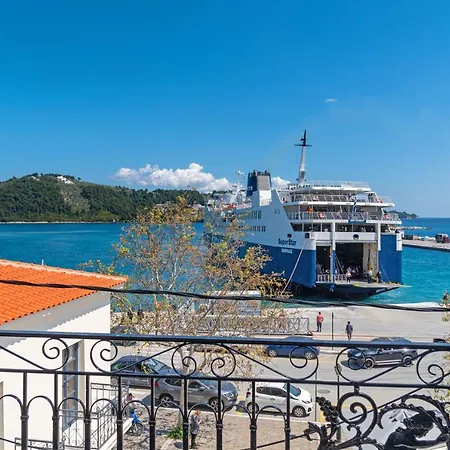 Megaron Boutique Apartment *