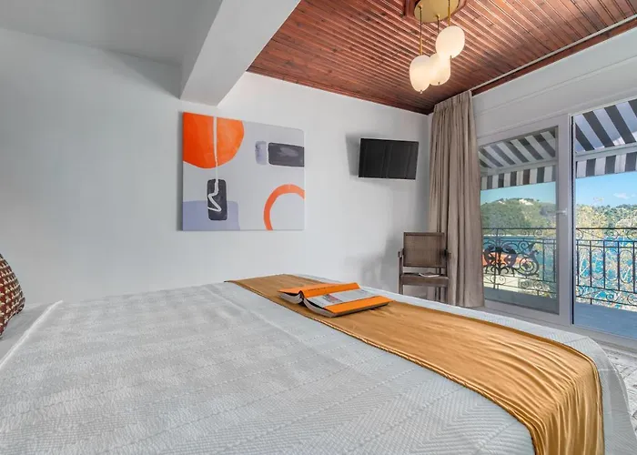 Megaron Boutique Apartment