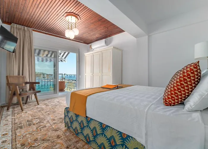 Megaron Boutique * Skiathos