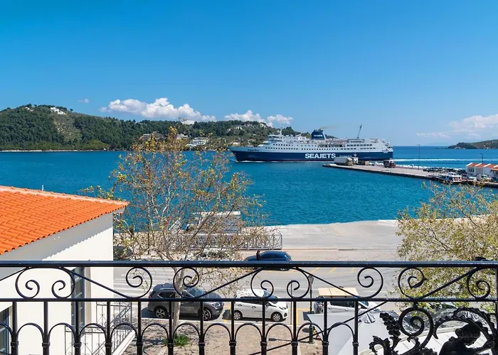 Apartment Megaron Boutique *