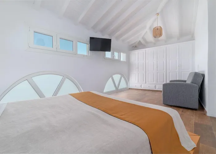 Megaron Boutique * Skiathos stad